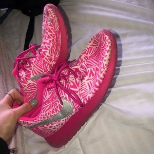 Youth girls Nike roshes